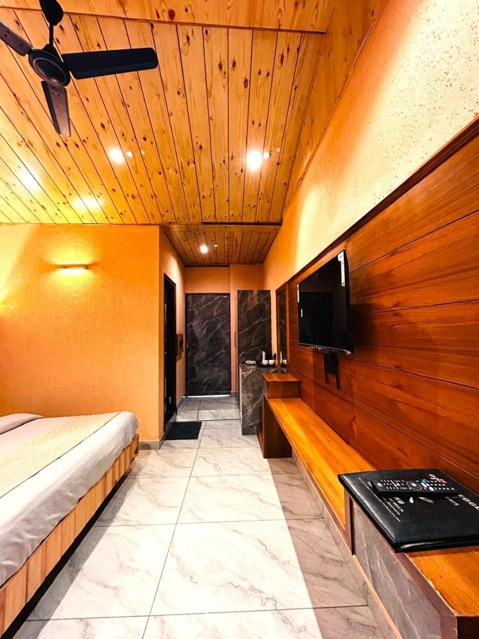 Living On The Edge A Luxury Stay Mussoorie Extérieur photo